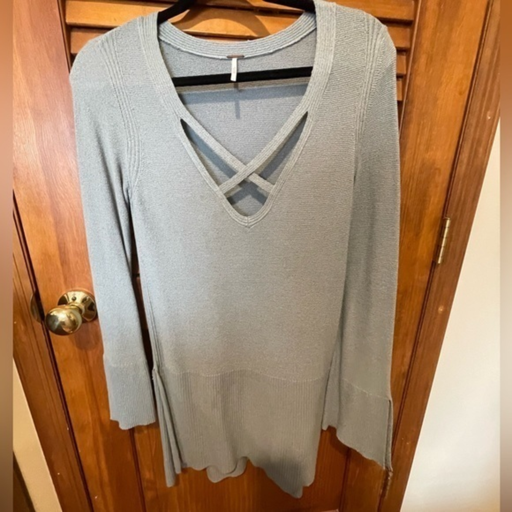 Free People‎ bluish-green tunic sweater
